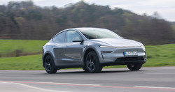 Vrnitev na prestol: Velika vrnitev Tesle: model Y je znova najbolje prodajani avtomobil v Evropi
