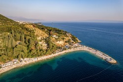 Plaža Košljuni in druge lepotice na Marjanu so obdane z bujnim zelenjem.