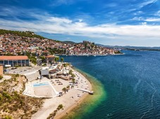 Prenovljena plaža Banj (foto Aleksandar Gospić)