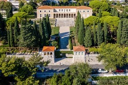 Galerija Ivana Meštrovića je najbolj obiskan muzej v mestu.