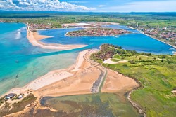 Nin niso le soline in kraljevsko mestece na otočku, tam lahko uživate tudi na Kraljičini in drugih peščenih plažah.