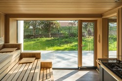 Wellness Aquapura Spa vas razvaja z zunanjim ogrevanim bazenom, panoramsko savno in fitnesom.