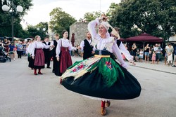 Stalnica Krk Music Festa so tudi vrhunski krški plesi.